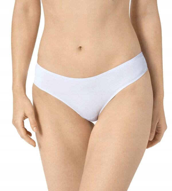 Stringi MAJTKI DAMSKIE Triumph Gładkie Lovely Micro Brazilian String L